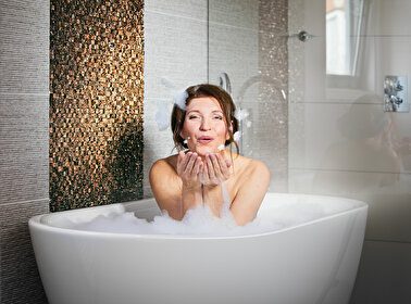 enjoy a room with bath of hotel Albus in the centre of amsterdam