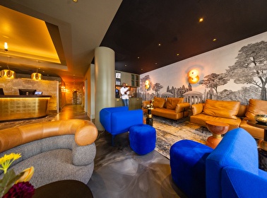 enjoy a room with bath of hotel Albus in the centre of amsterdam
