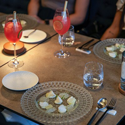 Luxueux repos avec délicieux dîner et boissons !