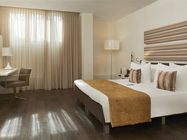  Souterrain City Room