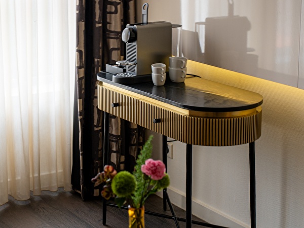 Spacious City Suite bathroom