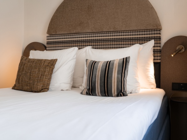 Sweet Family Suite beds and window